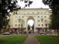 Дом с аркой