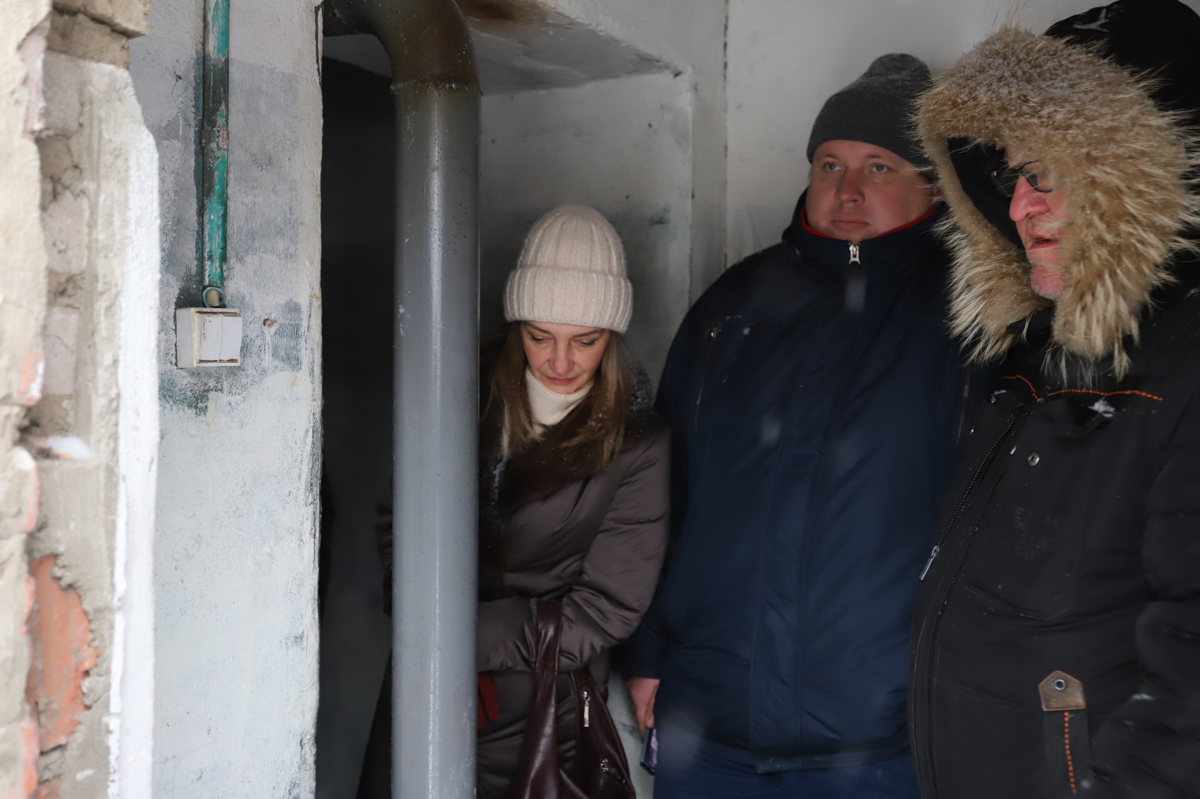 Заместитель главы городского округа Фрязино Виктория Оганезова и заместитель председателя Совета депутатов Елена Романова встретились с жителями дома №8 по проспекту Мира