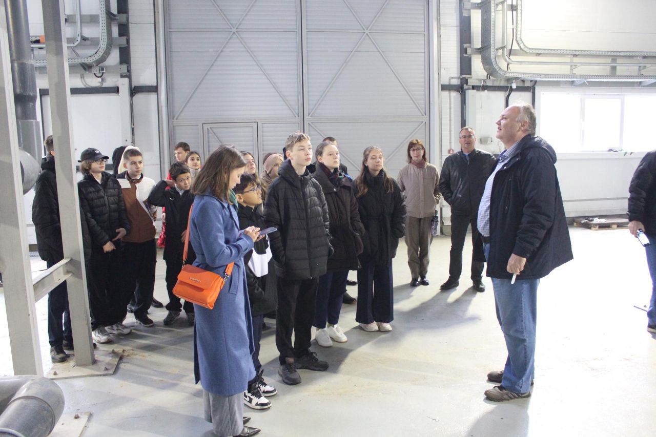 Более 12 миллионов литров в день: учащиеся школы №3 увидели, как очищают воду во Фрязино