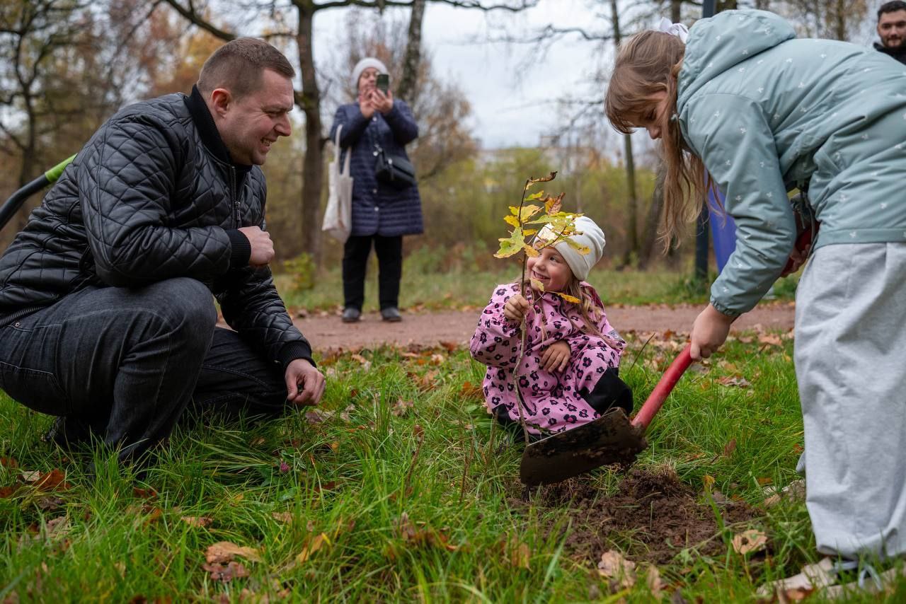 В преддверии Дня отца в лесопарке Фрязино состоялась акция «Отцовский парк»