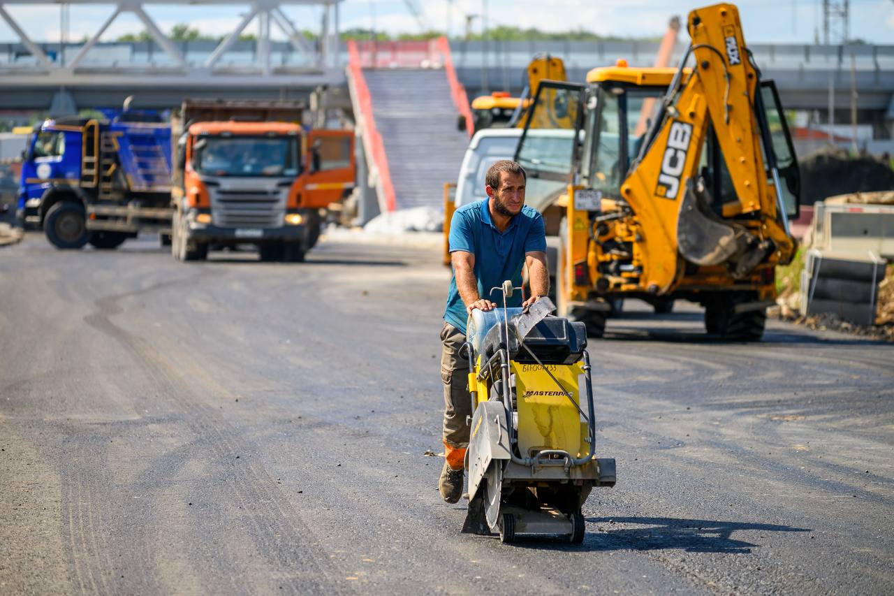 Сегодня мы отмечаем День работника дорожного хозяйства! 