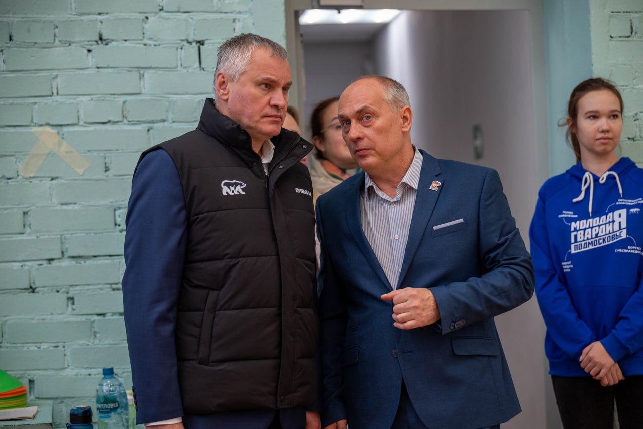 Глава городского округа Фрязино Дмитрий Воробьев посетил спортивную школу «Фрязино», которая уже более 55 лет вносит весомый вклад в развития физической культуры и спорта нашего наукограда