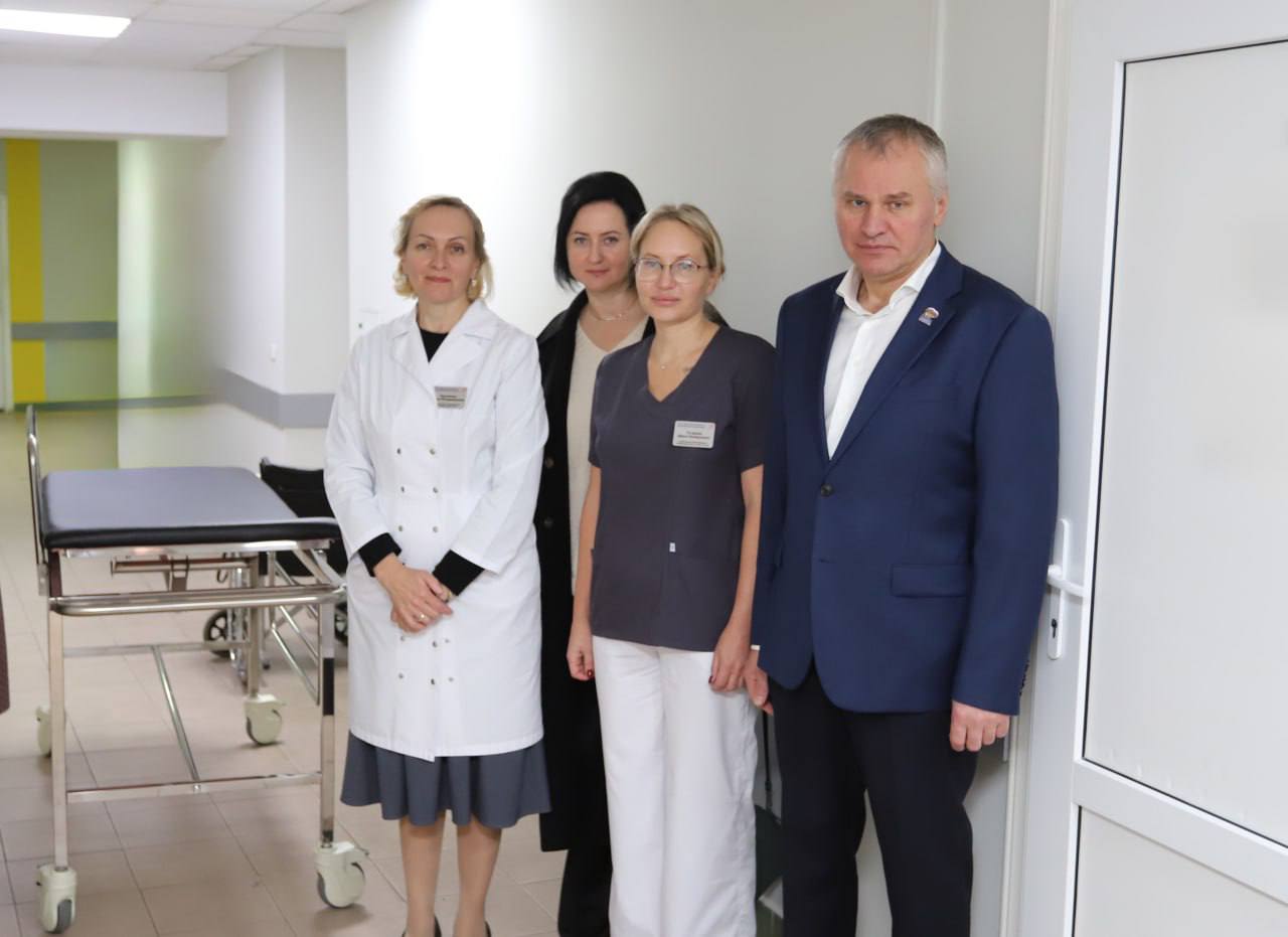 Передали новые медицинские каталки во Фрязинское обособленное подразделение им. М.В. Гольца ГБУЗ МО «Щелковская больница»