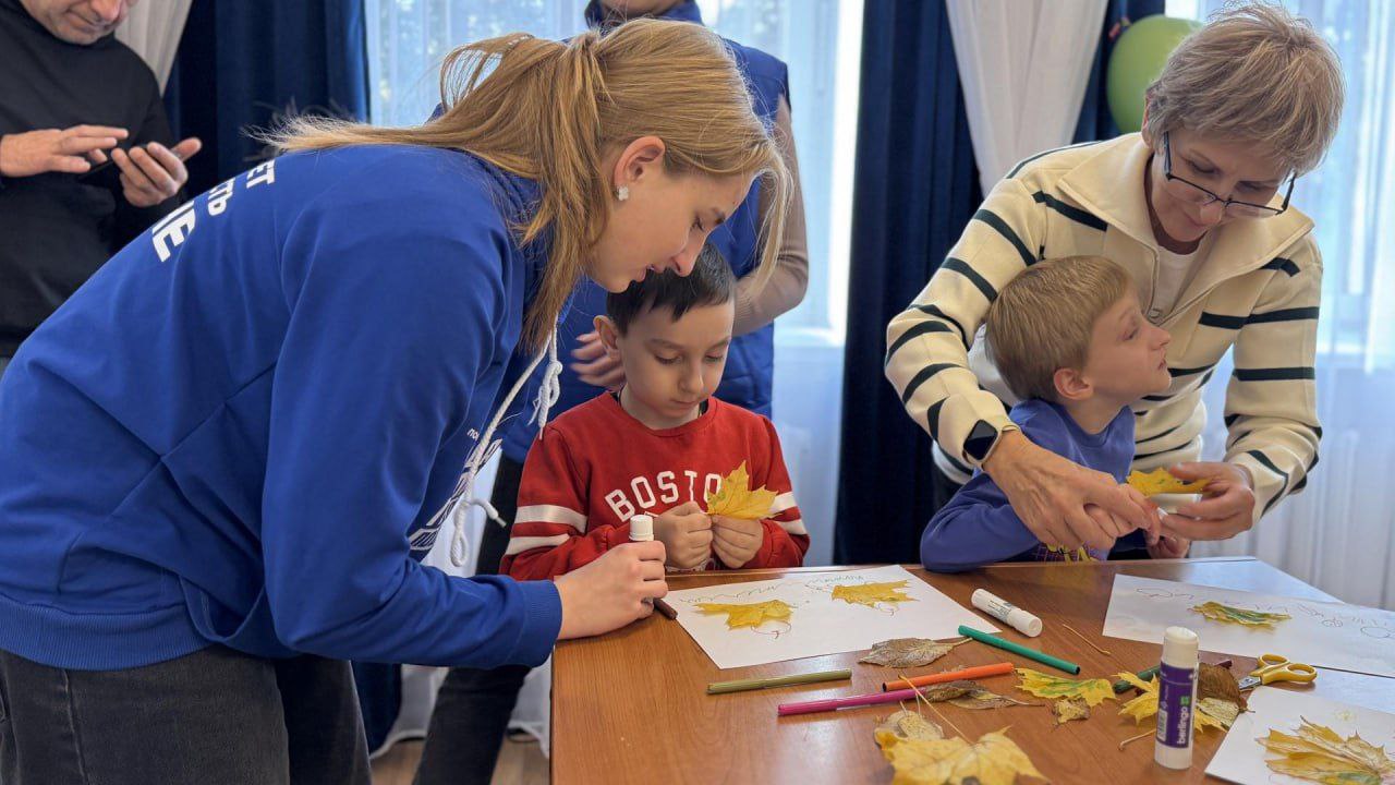 Активисты из Фрязино провели мастер-класс для детей из центра "Доверие"