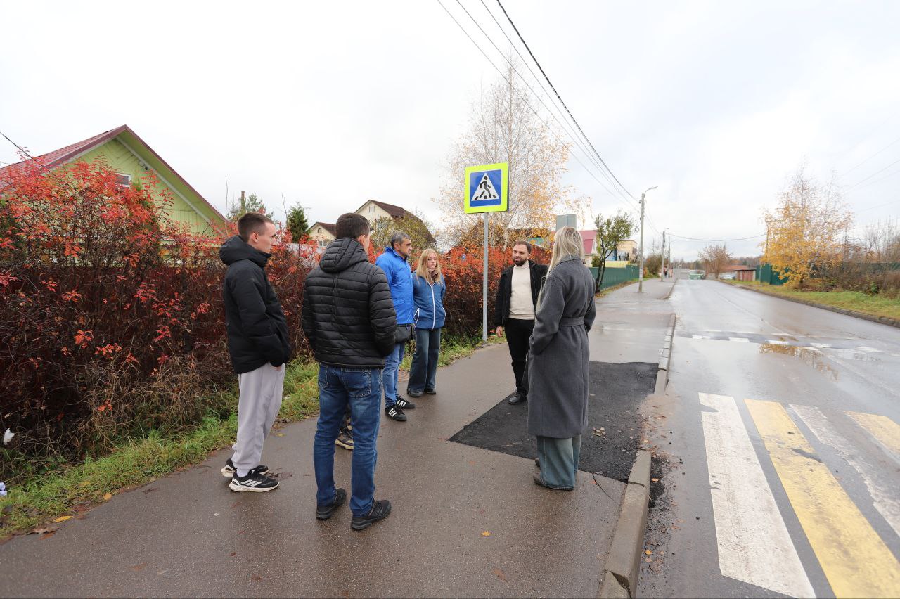 В муниципальный центр управления регионом (МЦУР) городского округа Фрязино поступило обращение от жителя по вопросу приведения в соответствие пешеходного перехода в районе ул. Станционная, д. 1