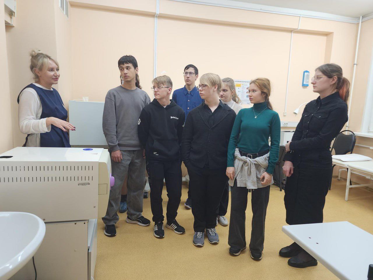 Для учеников медицинского класса фрязинского лицея провели профориентационное занятие в обособленном подразделении им. М.В. Гольца Щёлковской больницы