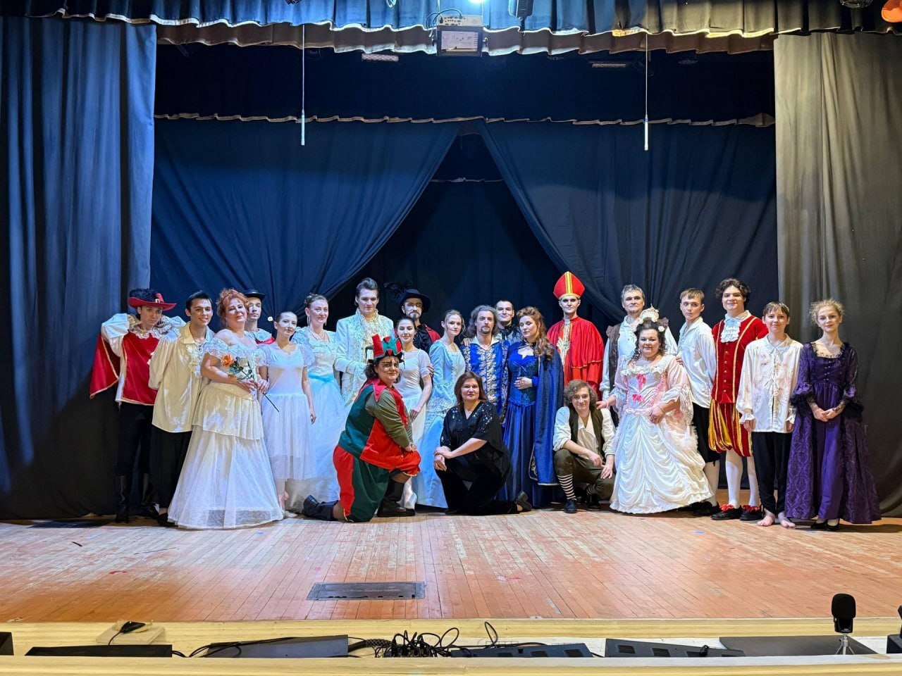 В Центре культуры и досуга «Факел» города Фрязино с успехом прошёл спектакль «Ошибка господина де Мольера» в постановке театрального коллектива «Четвёртое измерение». 