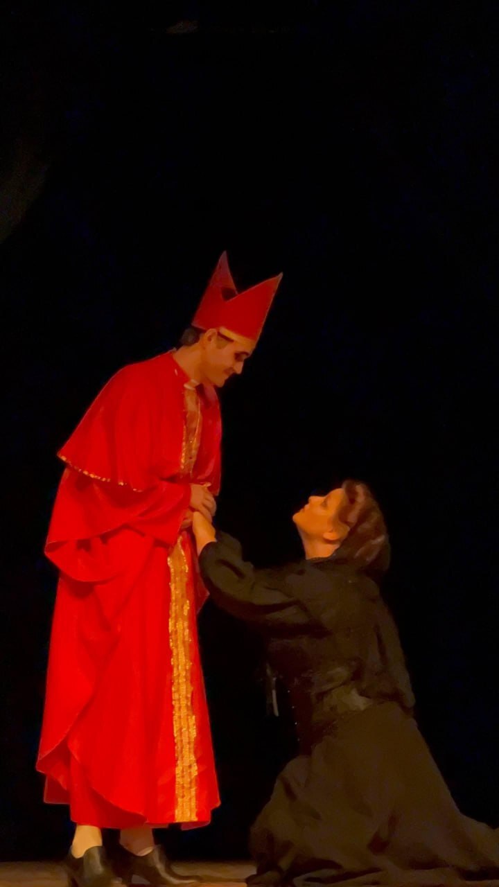 В Центре культуры и досуга «Факел» города Фрязино с успехом прошёл спектакль «Ошибка господина де Мольера» в постановке театрального коллектива «Четвёртое измерение».