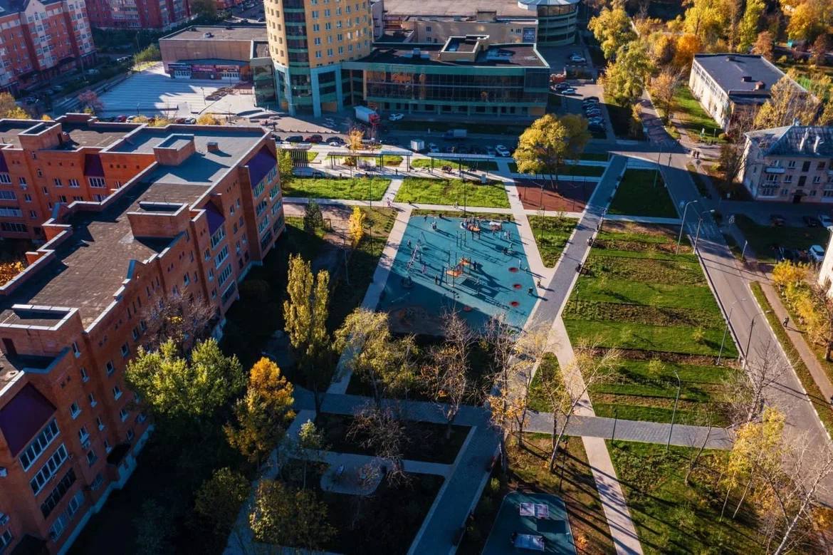 В ходе рабочей встречи с Губернатором Московской области Андреем Воробьёвым глава городского округа Фрязино Дмитрий Воробьев представил комплексный доклад, подводящий итоги социально-экономического развития наукограда за пятилетний период