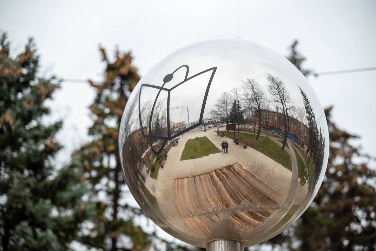 В ходе рабочей встречи с Губернатором Московской области Андреем Воробьёвым глава городского округа Фрязино Дмитрий Воробьев представил комплексный доклад, подводящий итоги социально-экономического развития наукограда за пятилетний период