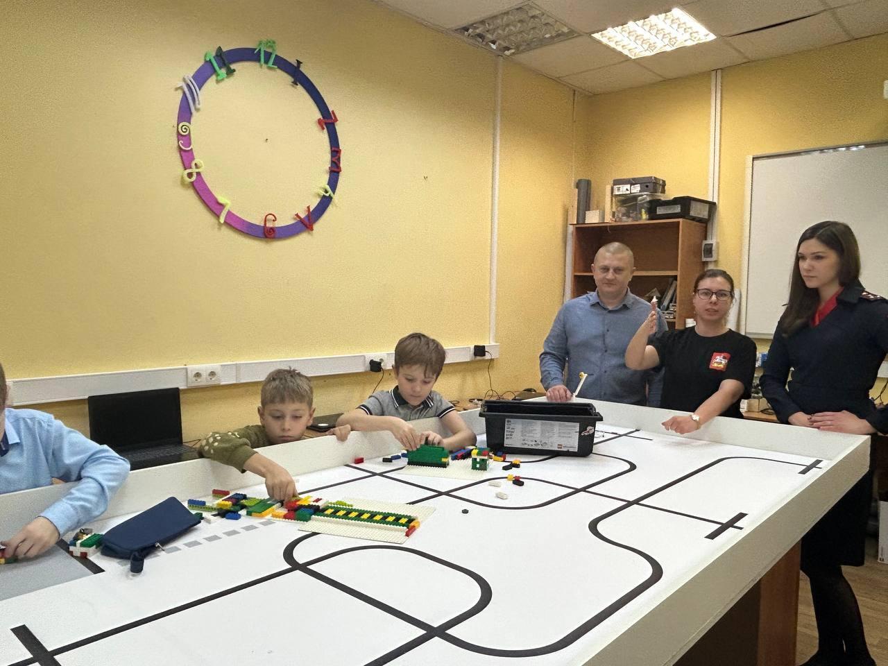 В ЦМИТ «Ноосфера» Фрязино состоялся урок по безопасности дорожного движения