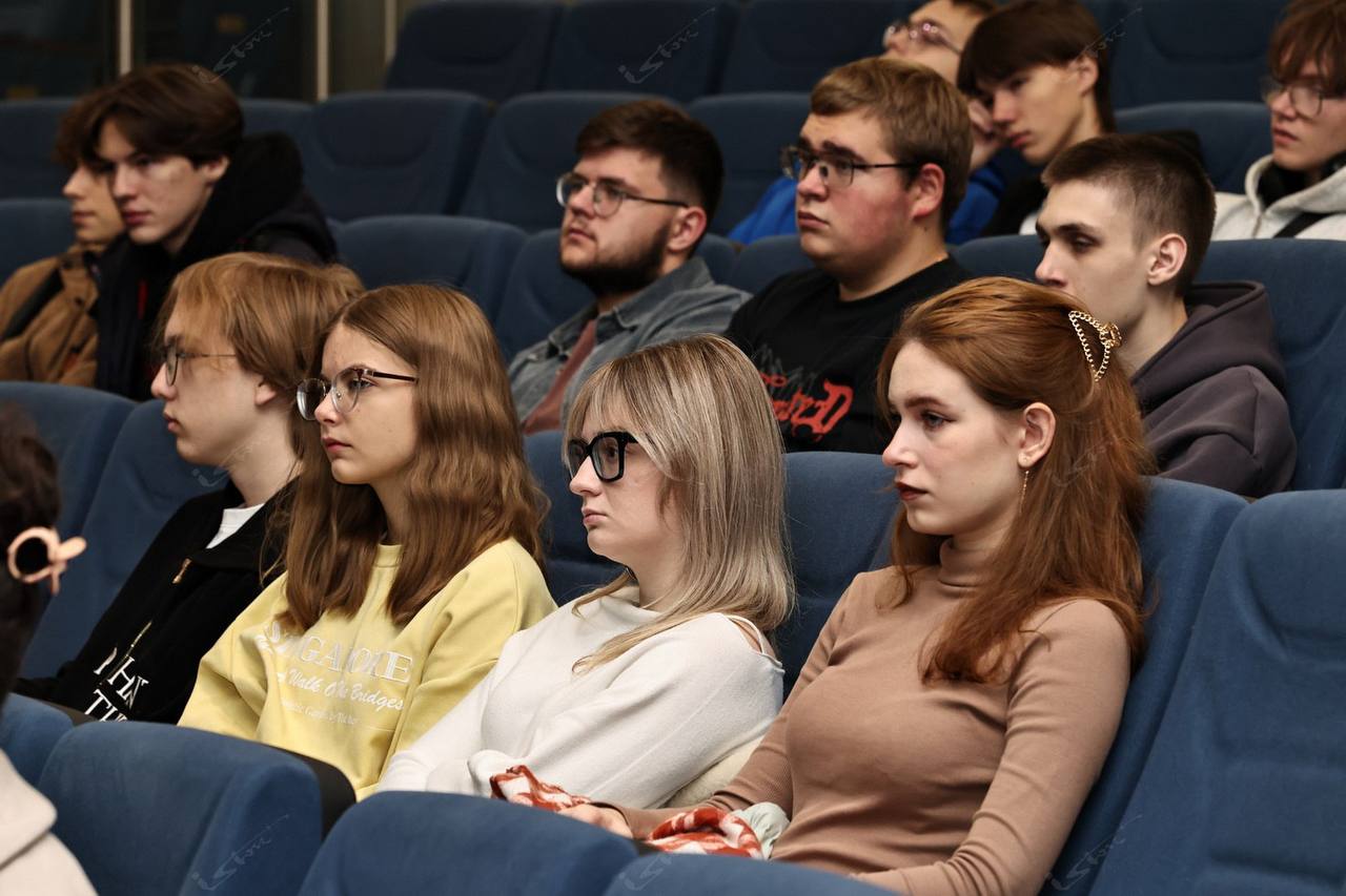 Студенты-первокурсники, обучающиеся по целевому набору, побывали на «Истоке»