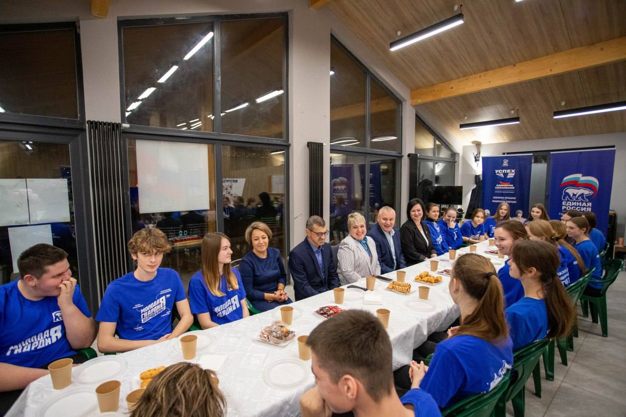 Во Фрязинском лесопарке отпраздновали 20-летие Молодой Гвардии «Единой России»!