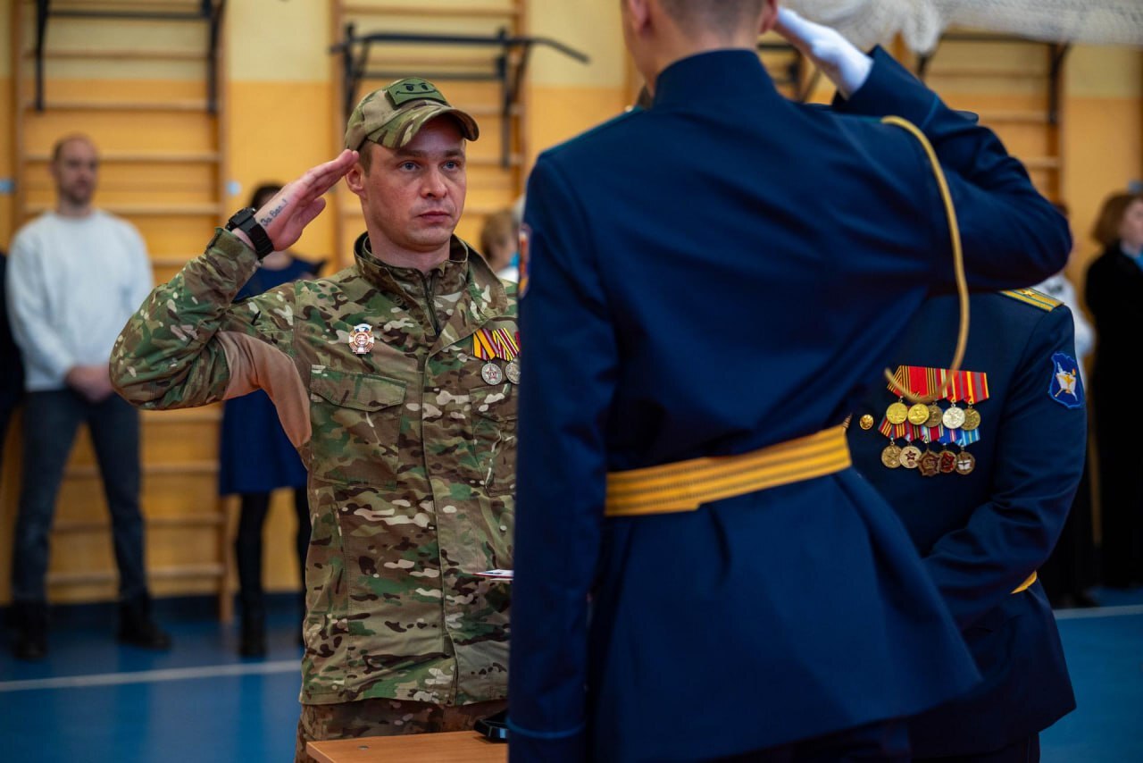 Воспитанники школы-интерната с первоначальной летной подготовкой имени А.И. Покрышкина приняли торжественную присягу