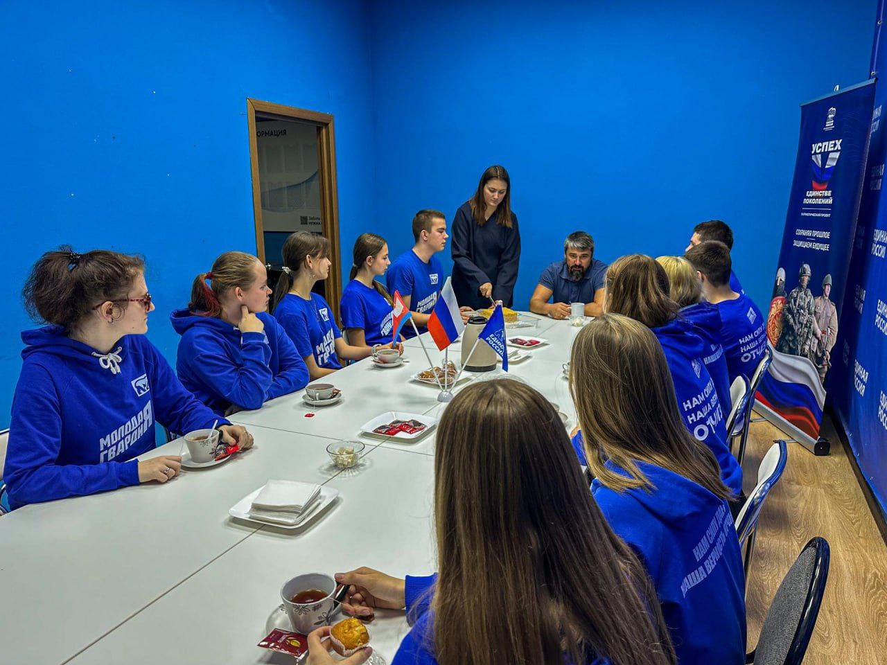 Депутат Совета депутатов г.о. Фрязино Сергей Зак провел встречу с активистами местного отделения «Молодой Гвардии»