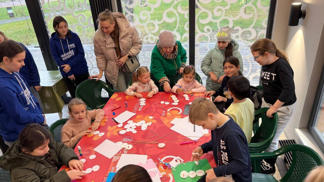Активисты «Молодой Гвардии» провели творческий мастер-класс для детей во Фрязино