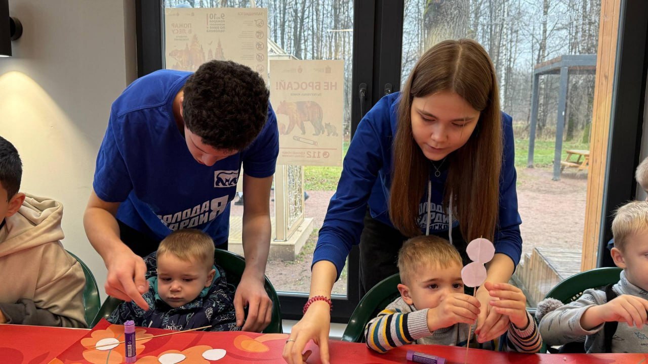 Активисты «Молодой Гвардии» провели творческий мастер-класс для детей во Фрязино