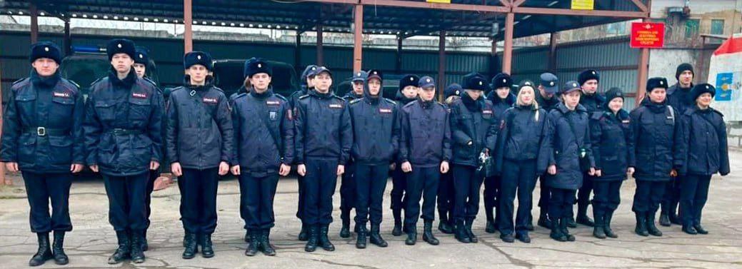 В Подмосковье сотрудники спецподразделения Росгвардии провели экскурсию по подразделению для кадетов