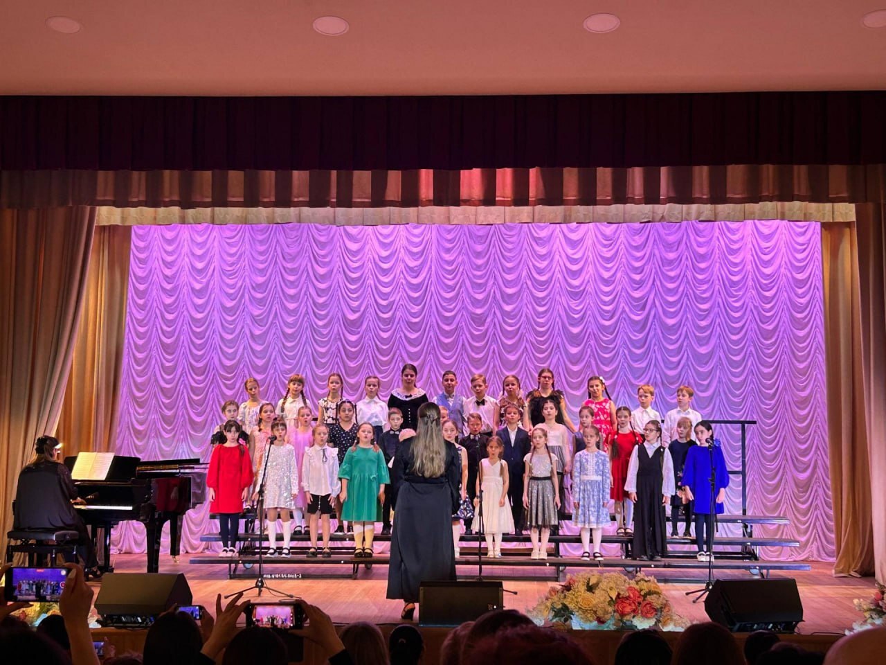 Праздничный концерт ко Дню матери прошел в детской школе искусств города Фрязино