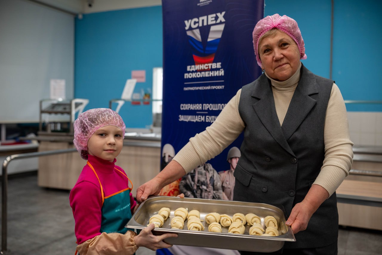 «Вкус заботы»: фрязинцы испекли порядка 400 пирожков для участников СВО