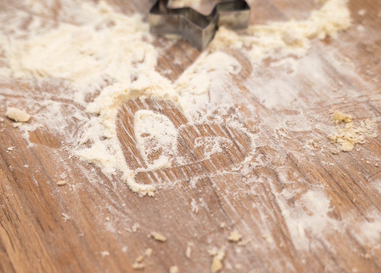 «Вкус заботы»: фрязинцы испекли порядка 400 пирожков для участников СВО