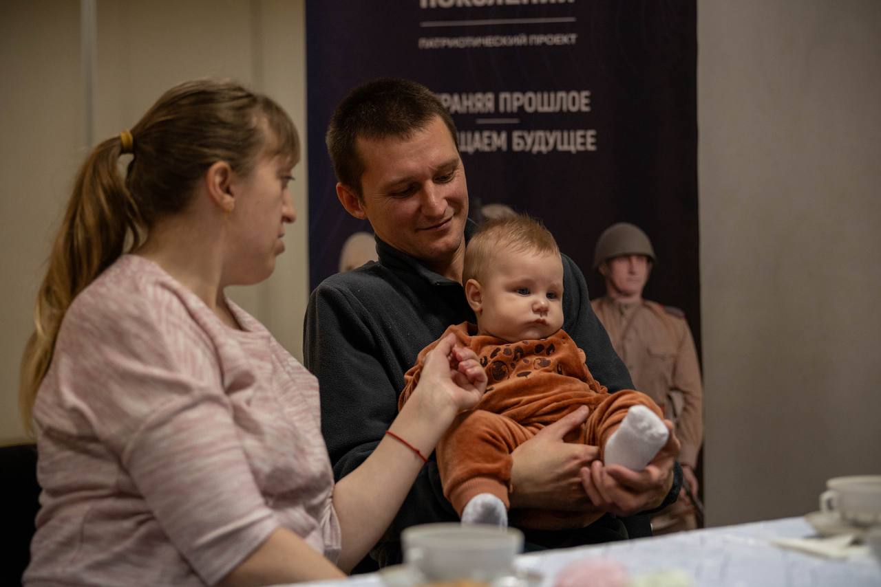 В преддверии Дня матери мы пообщались с удивительными женщинами — жёнами и мамами наших защитников