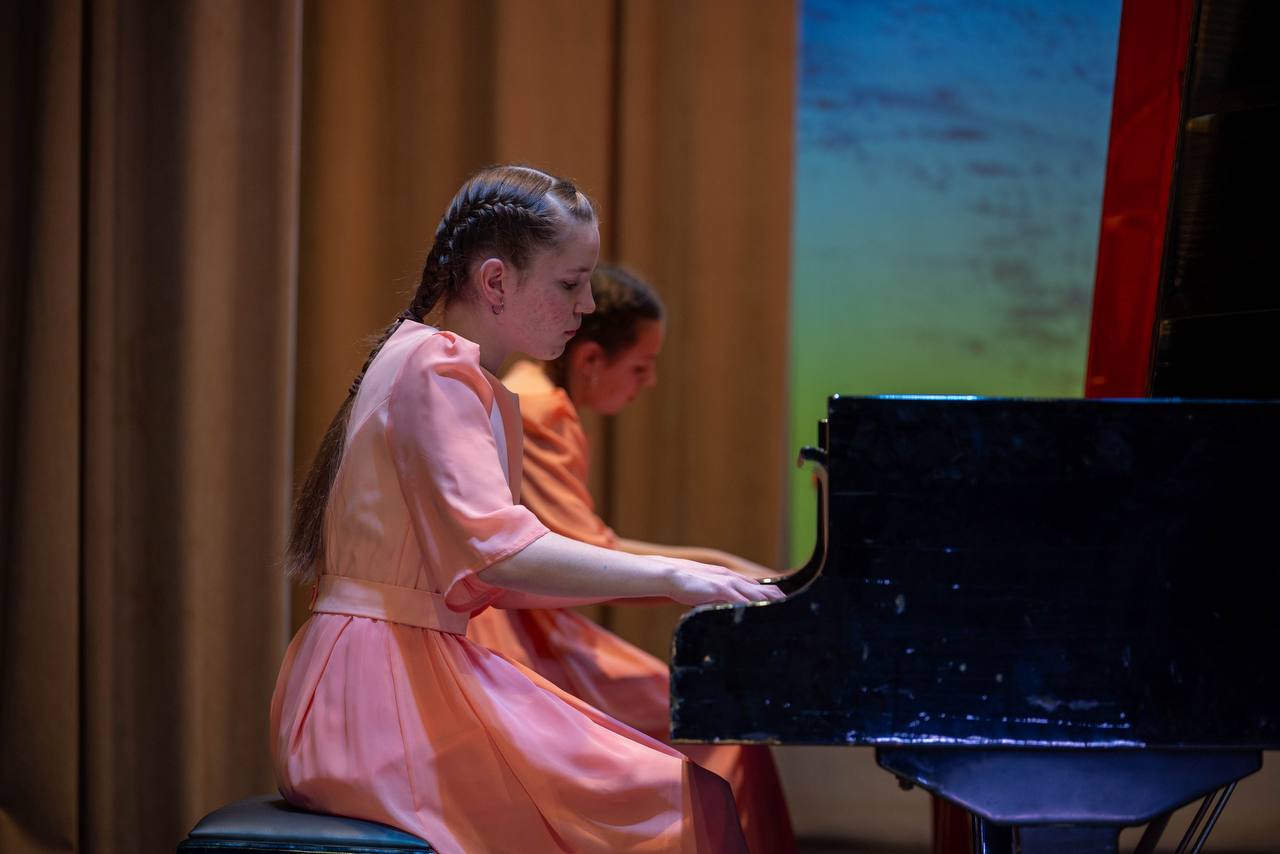 В преддверии Дня матери мы пообщались с удивительными женщинами — жёнами и мамами наших защитников