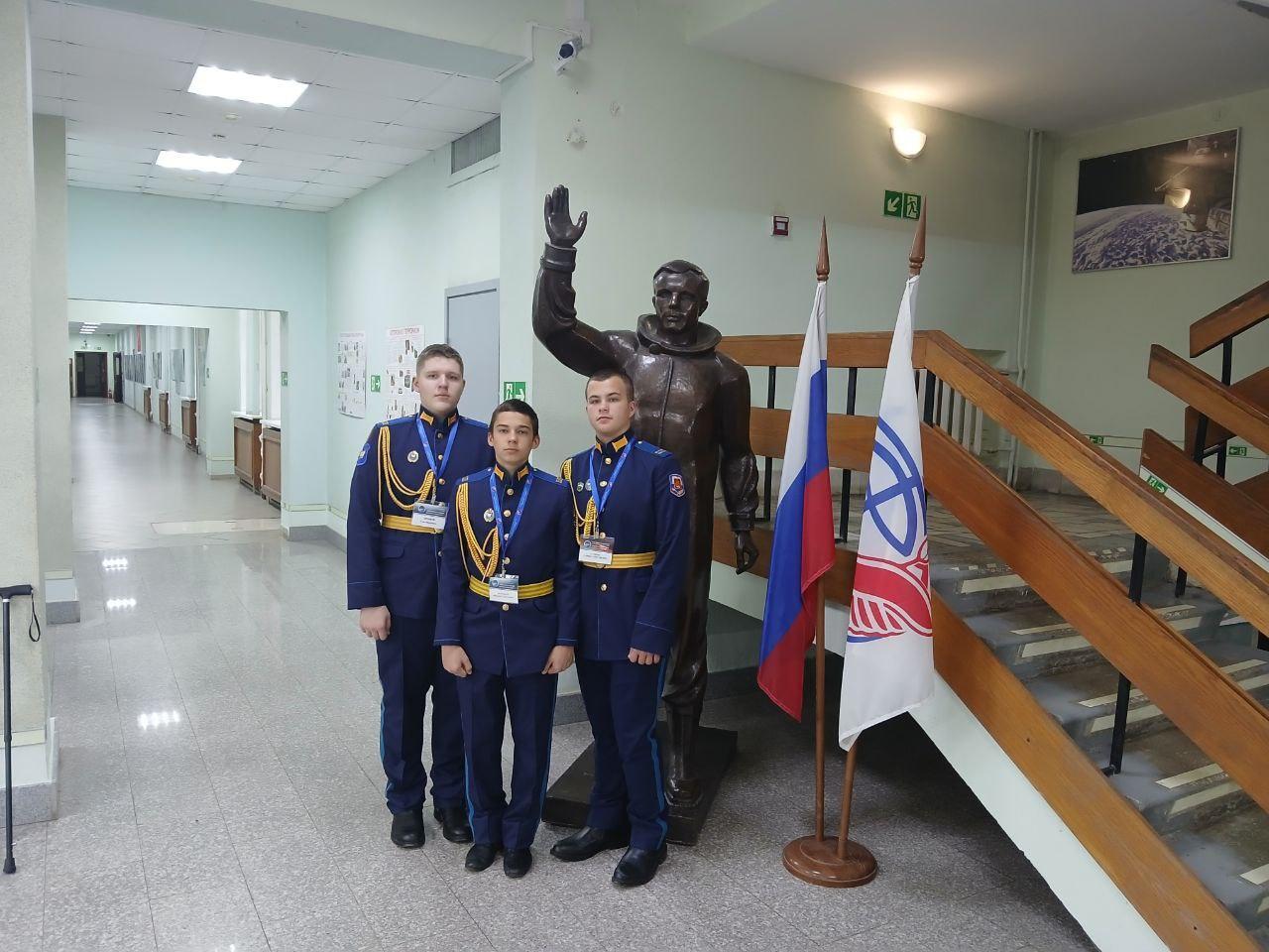 Кадеты из Фрязино представили стендовые модели космических кораблей на Международной конференции