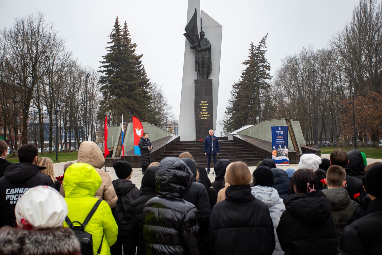 В этот знаменательный день — День воинской славы России — мы всей страной отдаем дань памяти героям, начавшим 84 года назад контрнаступление под Москвой