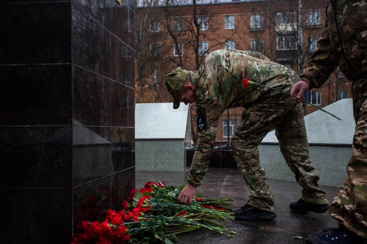 В этот знаменательный день — День воинской славы России — мы всей страной отдаем дань памяти героям, начавшим 84 года назад контрнаступление под Москвой