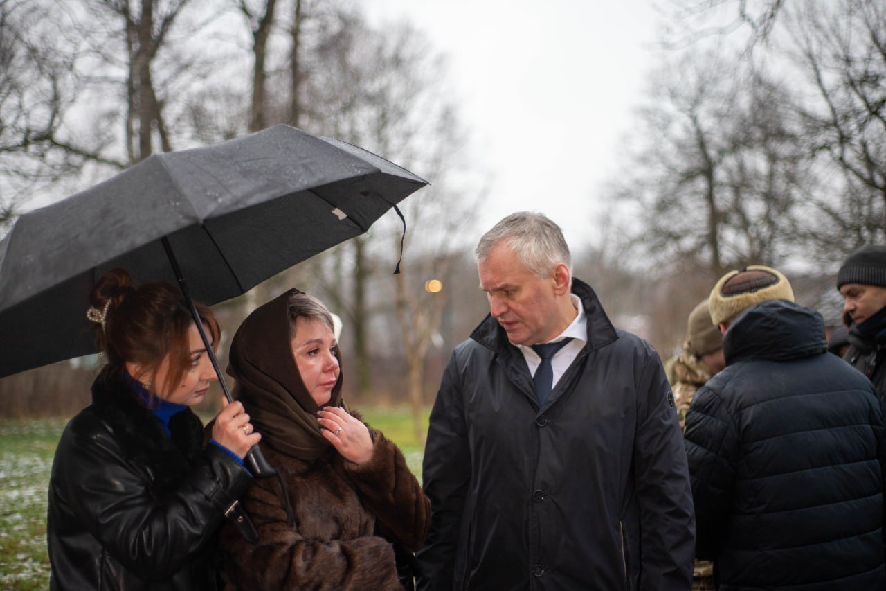 Два новых стенда увековечили имена героев на «Аллее Памяти» во Фрязинском лесопарке