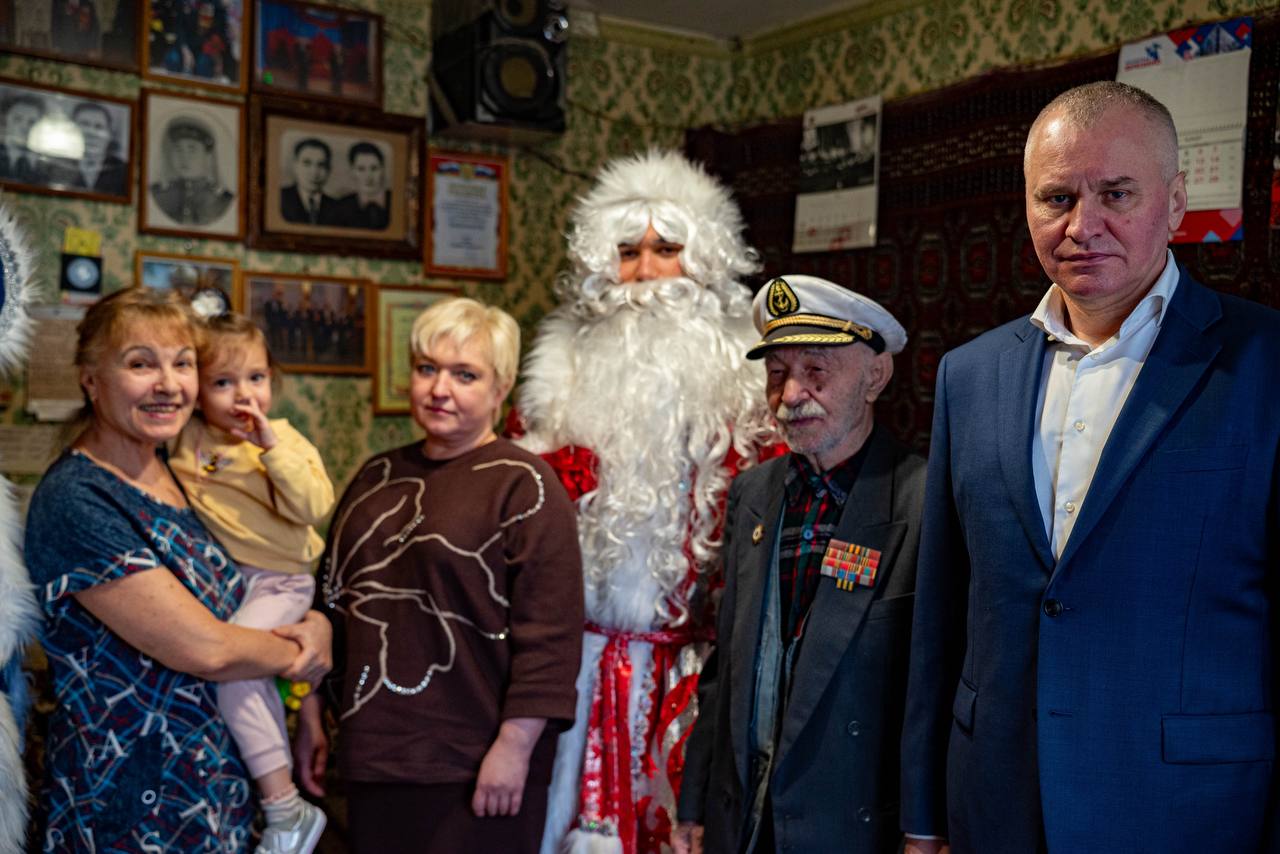 Накануне Нового года мы продолжаем добрую традицию &mdash; уделяем особое внимание нашим дорогим старшим поколениям. Тем, кому мы все бесконечно благодарны!