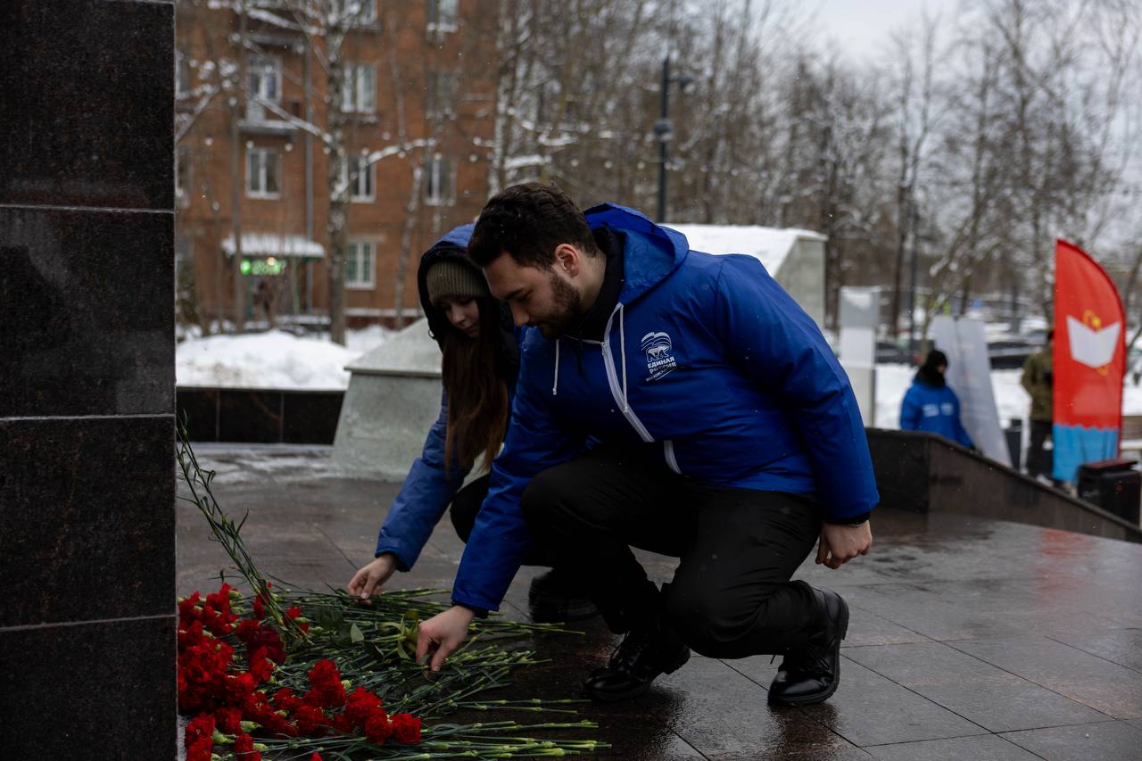 В этот памятный январский день мы с чувством глубокой благодарности и нескончаемой гордости вспоминаем событие, ставшее переломным в истории нашей страны