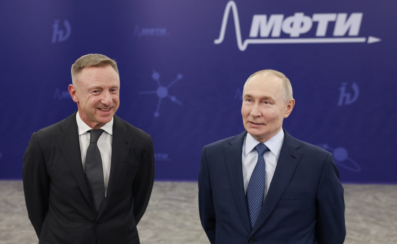 В преддверии Дня студента, наш Президент приехал в МФТИ, чтобы поздравить студентов с наступающим праздником