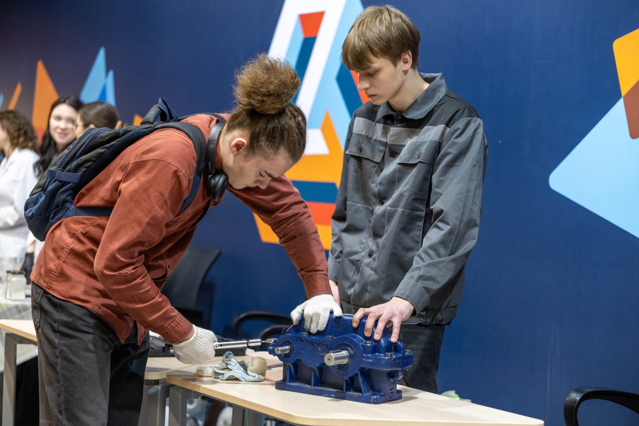 На базе уникального технопарка &laquo;Исток &mdash; РТУ МИРЭА&raquo; состоялось значимое событие для системы образования и будущего нашего молодого поколения &mdash; муниципальный профориентационный образовательный форум &laquo;PRO-будущее: ГИА. Осознанность. Профориентация&raquo;