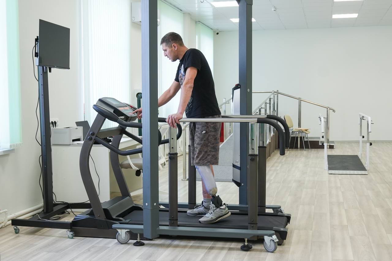 Губернатор Московской области Андрей Воробьев приехал во Фрязино &mdash; в центр протезирования и реабилитации &laquo;Исток-Орто&raquo;