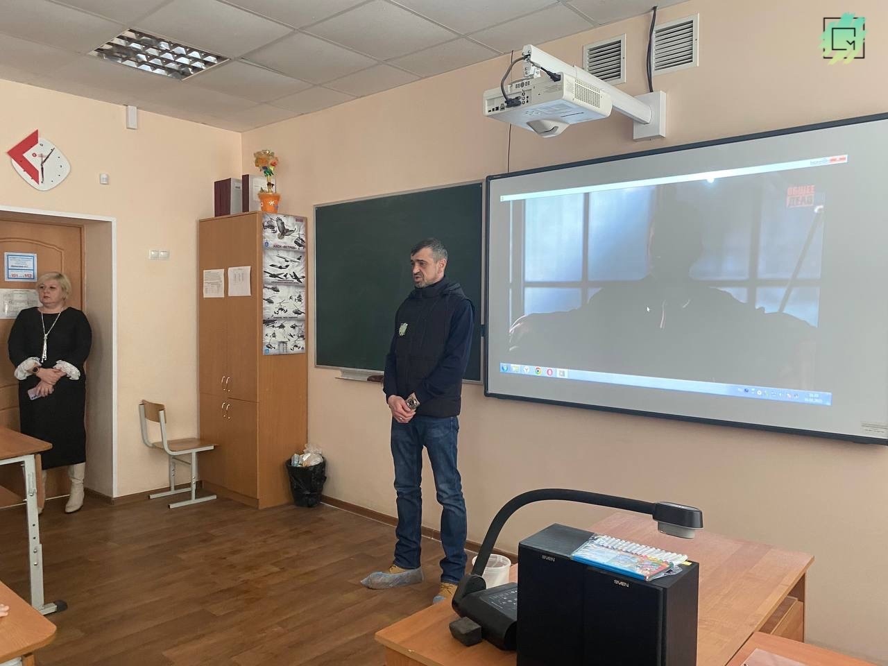 сотрудники молодёжного центра провели серию профилактических бесед «Наркотики. Секреты манипуляции»