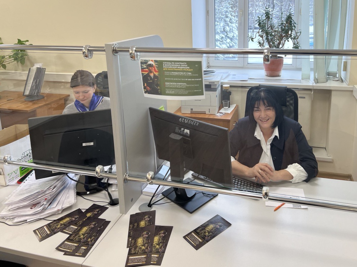 Иностранные граждане, заключившие контракт на службу в армии России, получают гражданство в упрощенном порядке