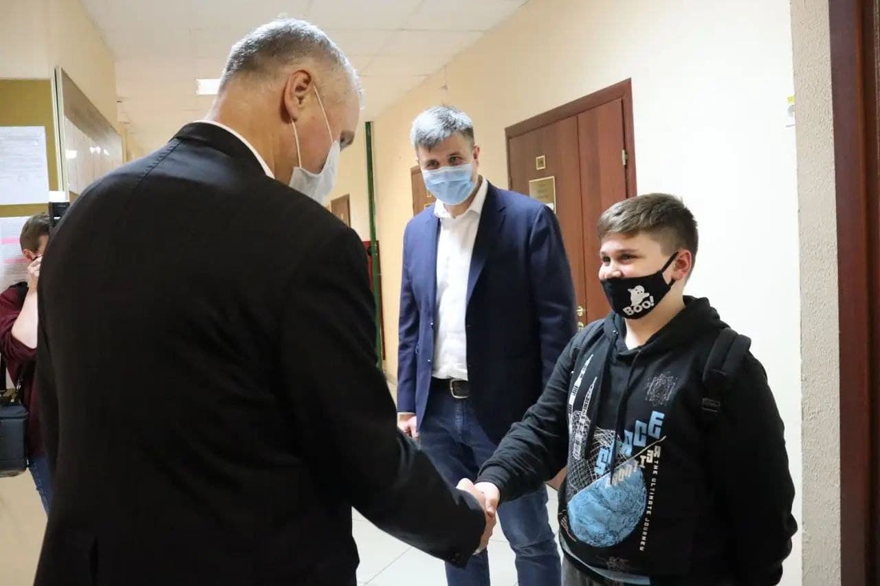 29 ноября 2021 года глава городского округа Фрязино Дмитрий Воробьев вместе с депутатом Государственной Думы Александром Толмачёвым посетили фрязинскую школу искусств