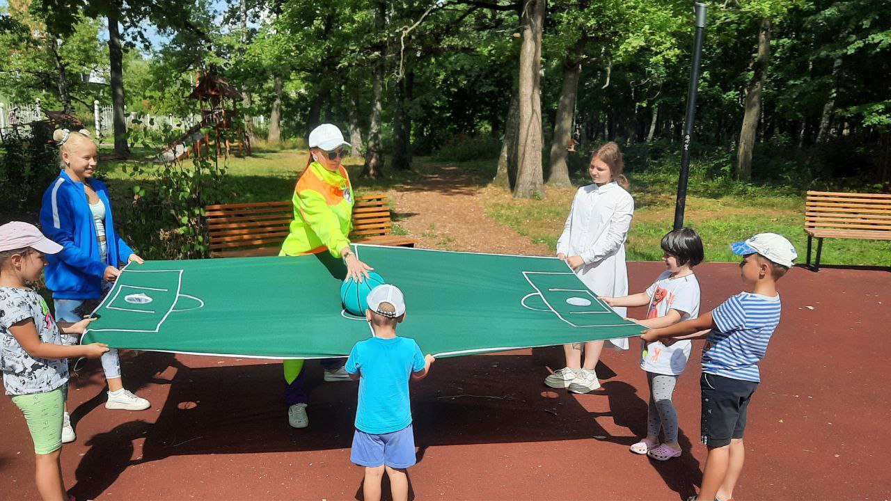 детская анимационная программа «Радостные выходные»