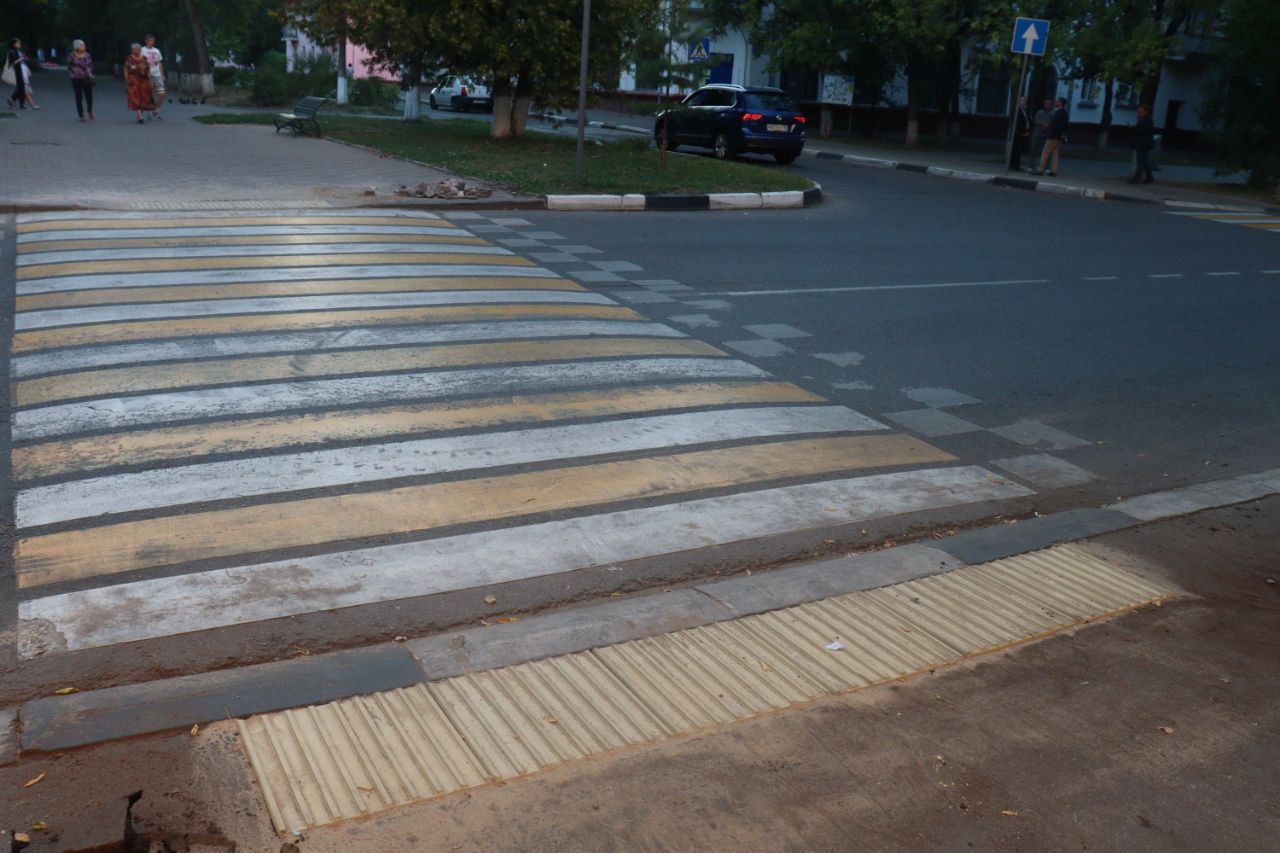 Замена тактильной тротуарной плитки выполняется во Фрязино