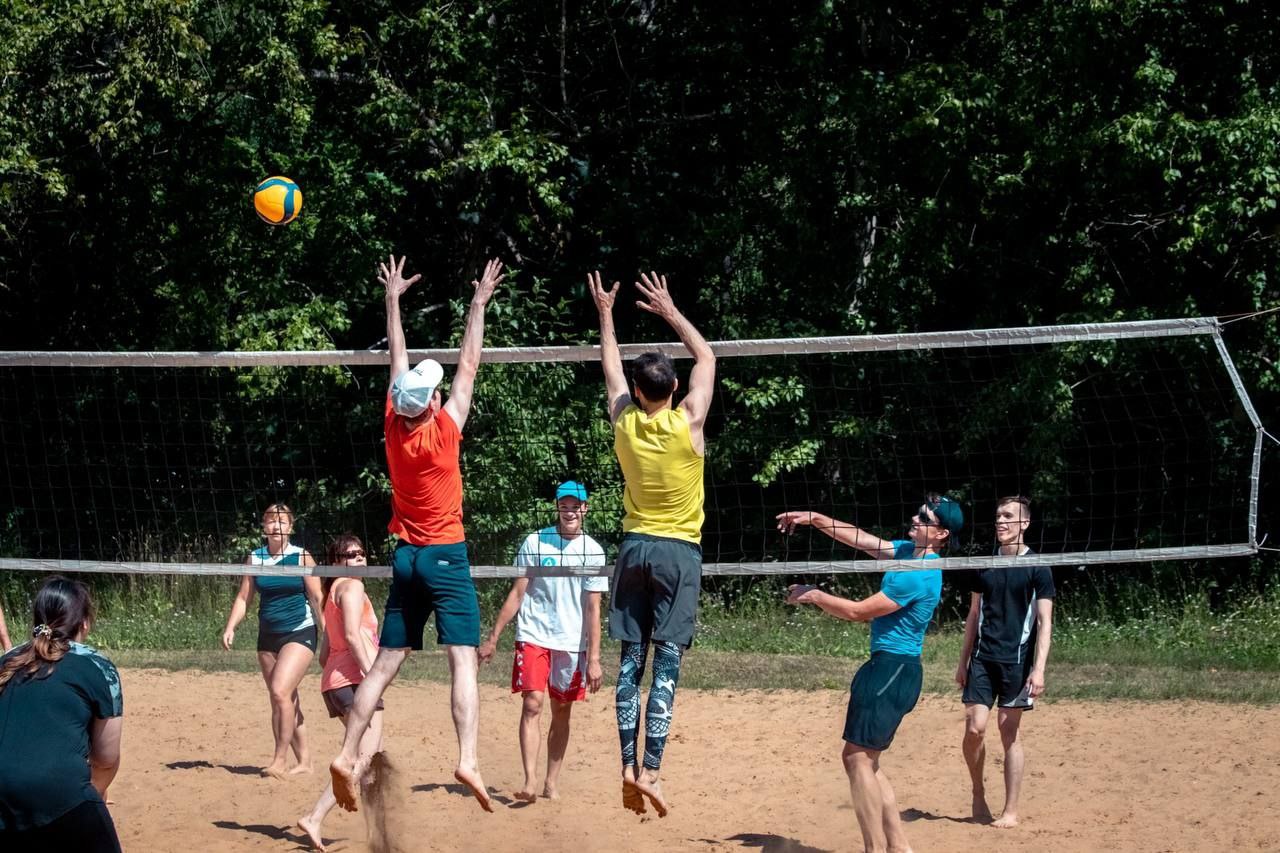 В минувшие выходные прошёл турнир по пляжному волейболу