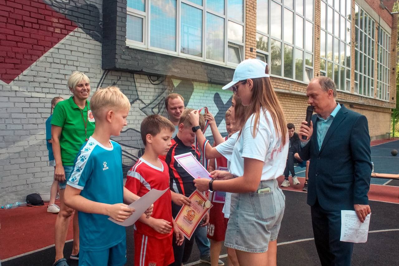 В Наукограде прошёл турнир по дворовому баскетболу