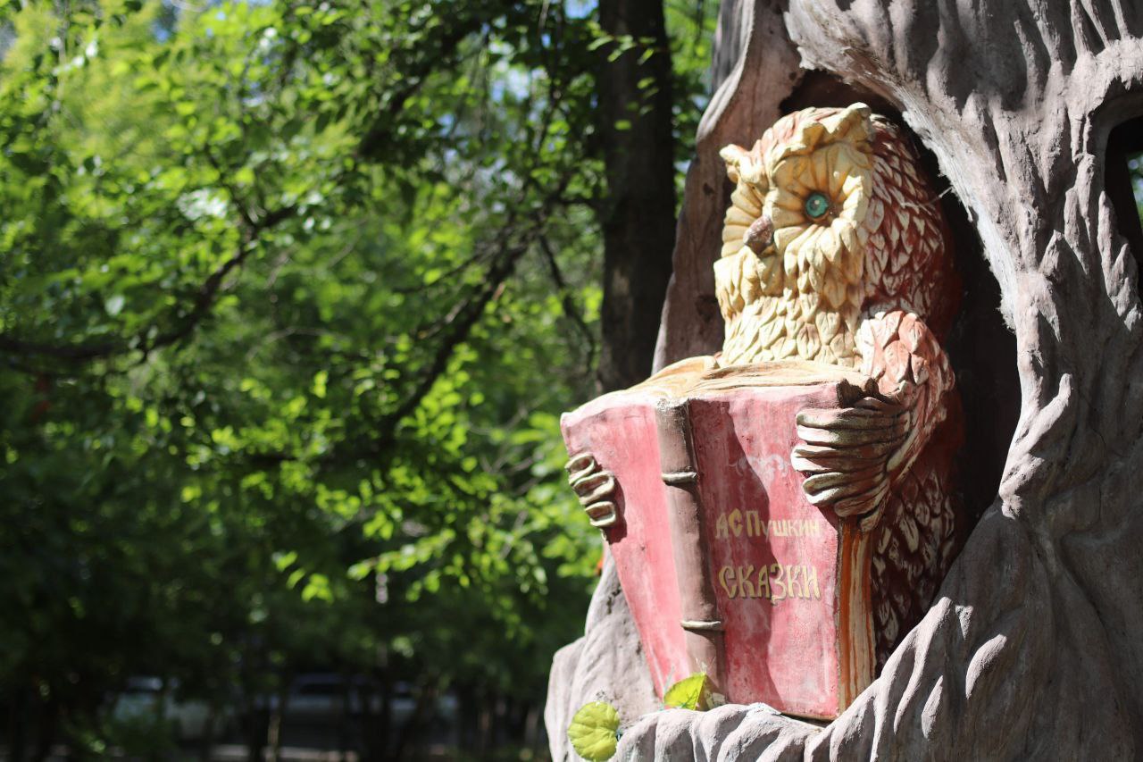 Глава Наукограда Дмитрий Воробьев вместе с председателем Совета депутатов Еленой Романовой, членами комиссии и жителями округа в рамках очного этапа конкурса осмотрели территорию МДОУ №14 и МДОУ №10