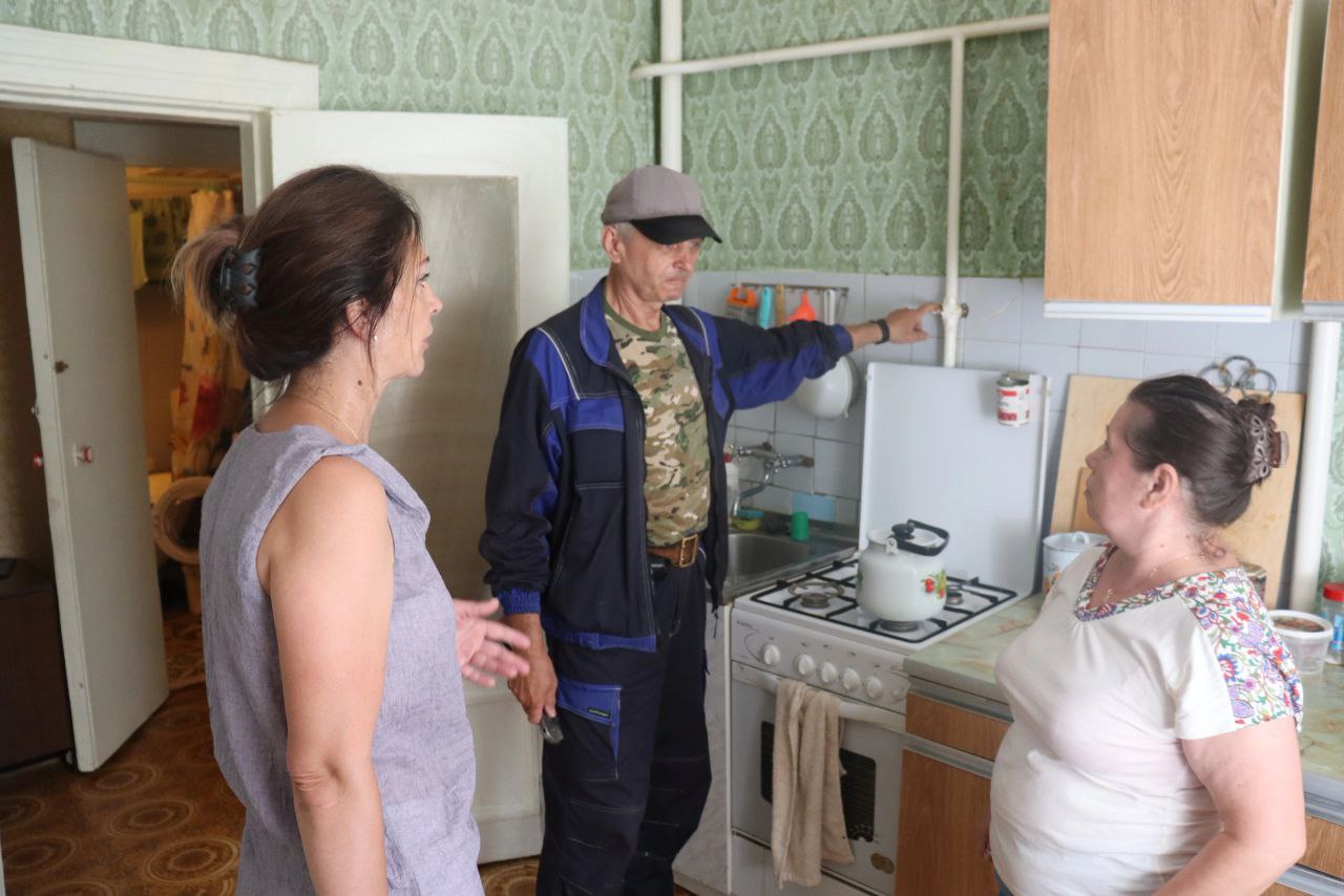 Специалисты служб провели с жителями профилактические беседы о правилах газовой безопасности и насколько важно их соблюдать