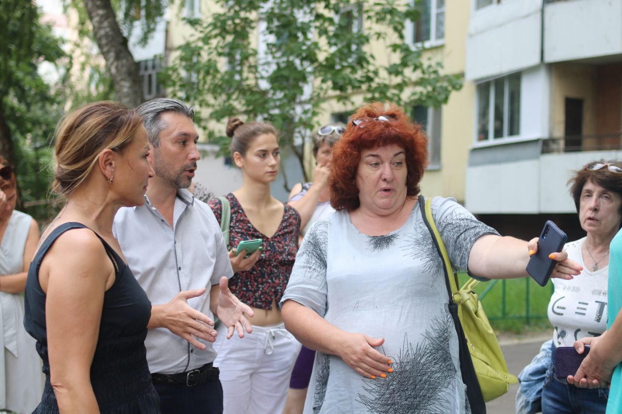 По поручению главы городского округа Фрязино Дмитрия Воробьева первый заместитель Нодар Бощеван провёл встречу с жителями дома № 22 по проспекту Мира