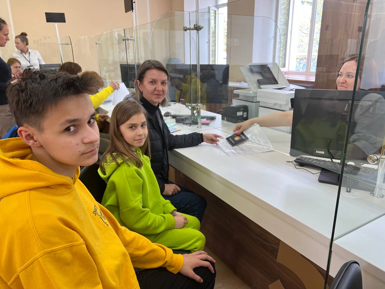 Консультационный центр по вопросам гражданства оказывает помощь в подготовке документов лицам, прибывшим в экстренном порядке из Украины, ЛНР и ДНР