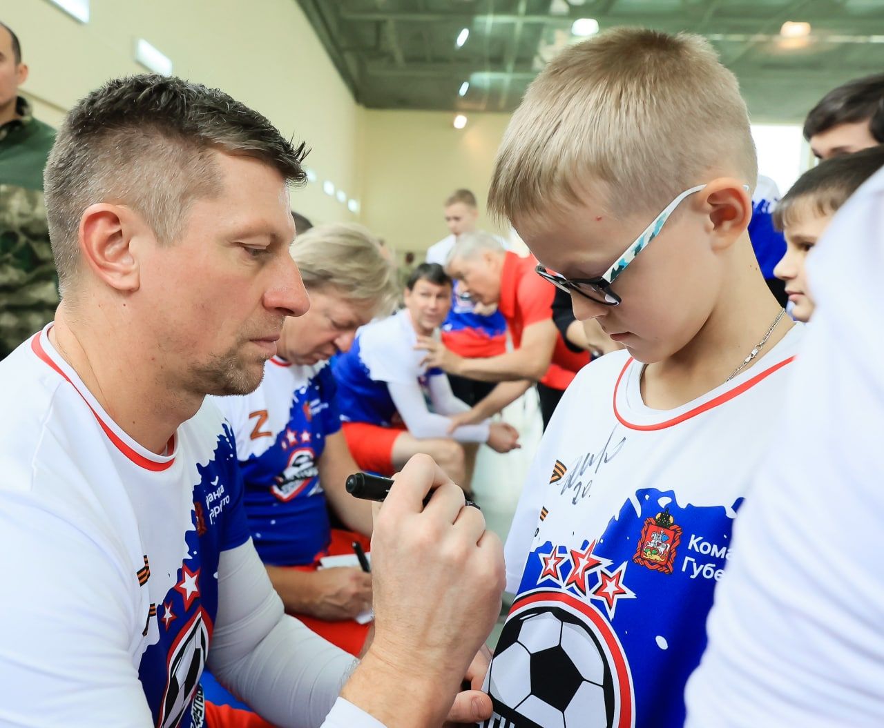 Звезды отечественного футбола провели товарищеский матч с командой «Герои Подмосковья»