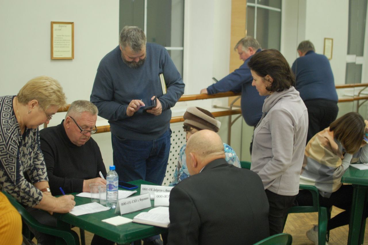 Организовали уже традиционную встречу с жителями в формате выездной администрации.