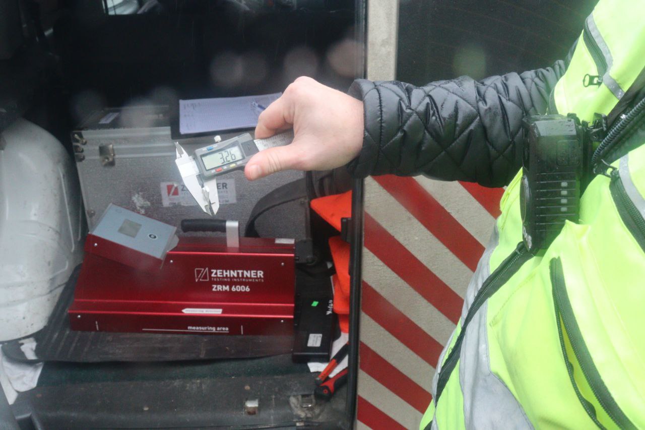 Дорожная лаборатории провела инспекцию выполненных работ по ремонту дороги